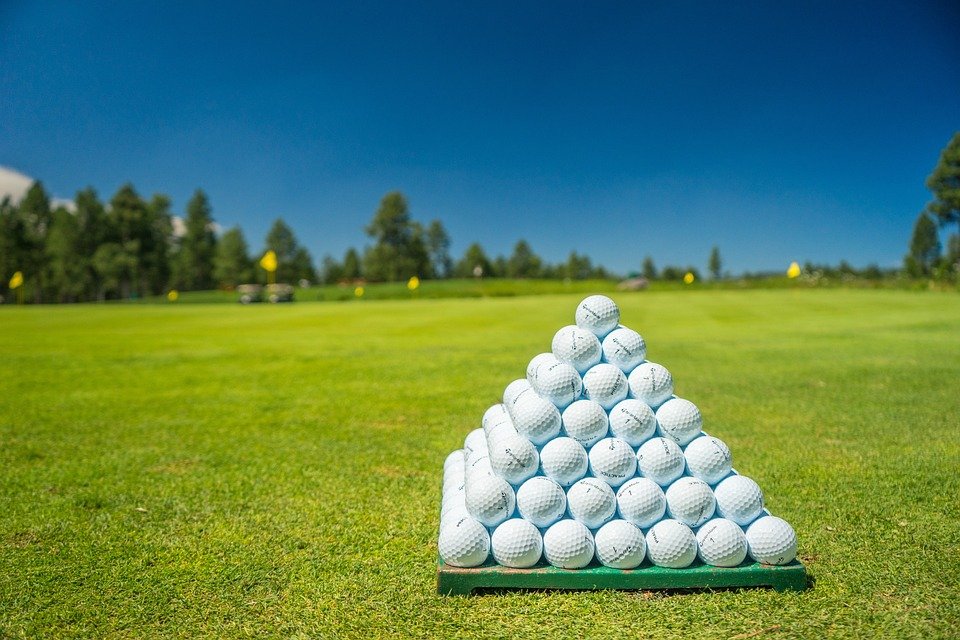 How to Play Indoor Mini Golf - A Beginner's Guide